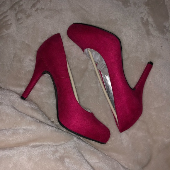 X•APPEAL Red Pump Heels - Picture 4 of 4